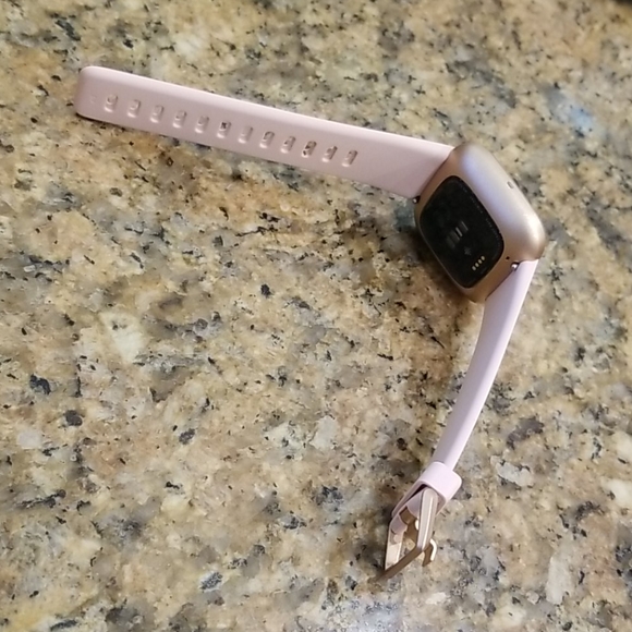 SOLD!! Like New Fitbit Versa 2 Smartwatch - SZ S/L - Picture 8 of 10